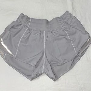 Lululemon Hotty Hot shorts 2.5 inch size 2